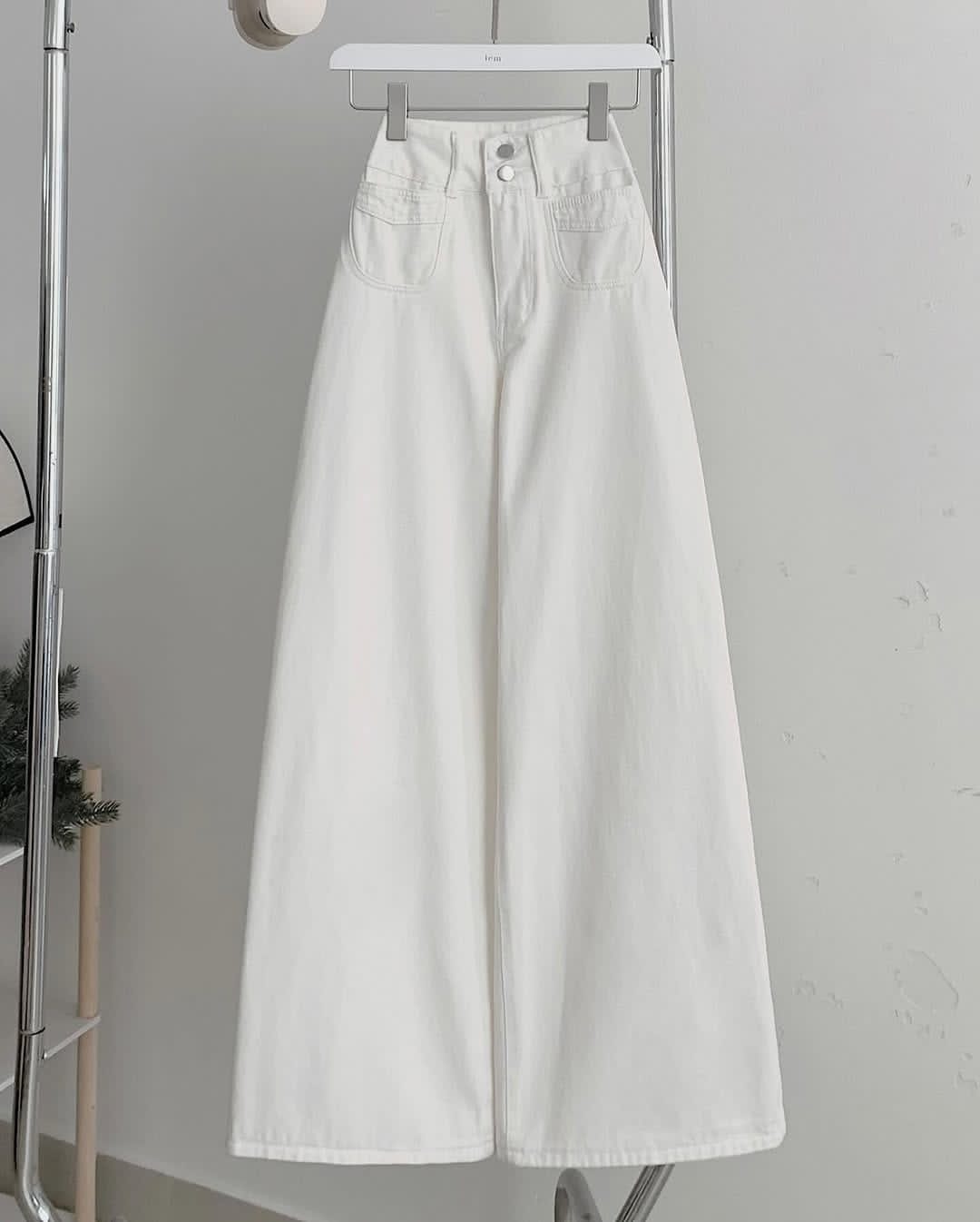 White wide leg jeans